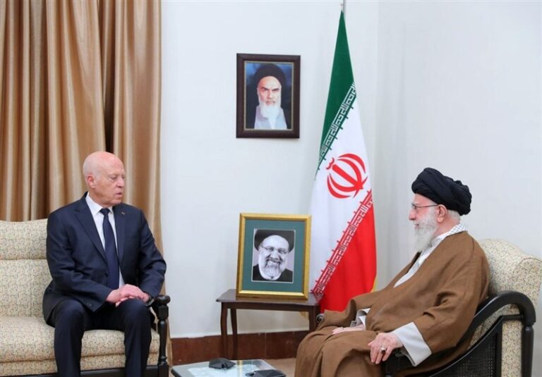 امام خامنهای: دولت رئیس جمهور فقید ما، دولت کار و تحرک بود