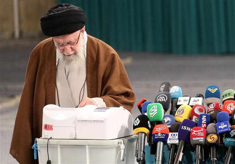 امام خامنهای: هرچه رای بیشتر باشد مجلس قویتر است