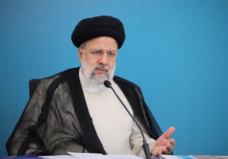 باید دست سوداگران در کوهخواری و ساحلخواری را قطع کرد
