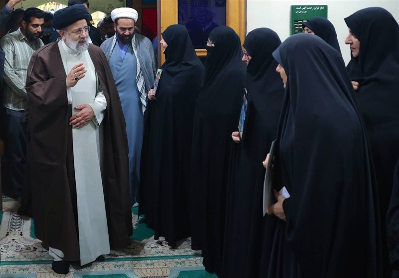 تصاویری از آخرین حضور شهید رئیسی در جمع خانواده شهدا