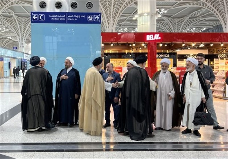 جمعی از نمایندگان آیات عظام و مراجع تقلید وارد مدینه شدند