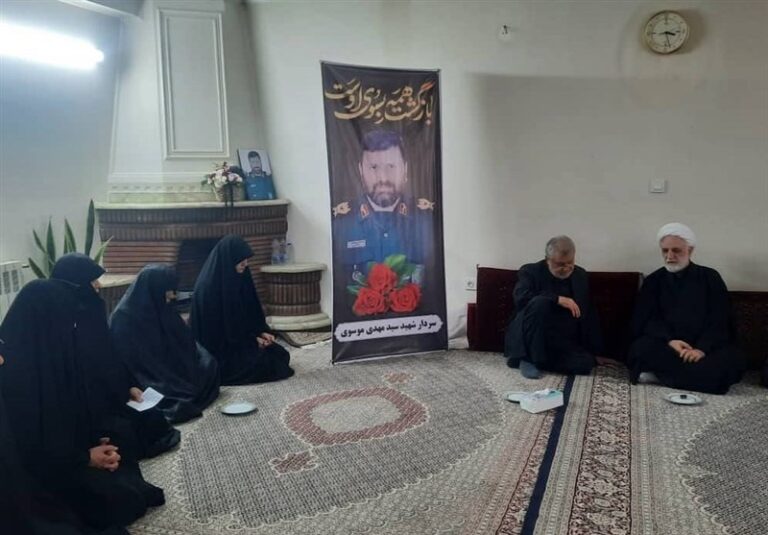 حضور محسنیاژهای در منزل شهید موسوی