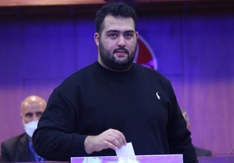 داوودی: هاشمی از حقوق ۱۵ میلیون تومانی ما تعجب کرد