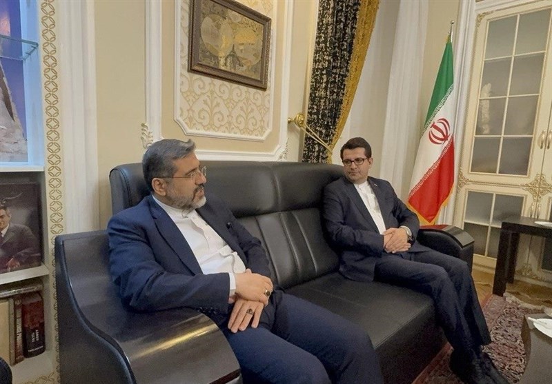 دیدار وزیر فرهنگ در سفارت ایران در آذربایجان