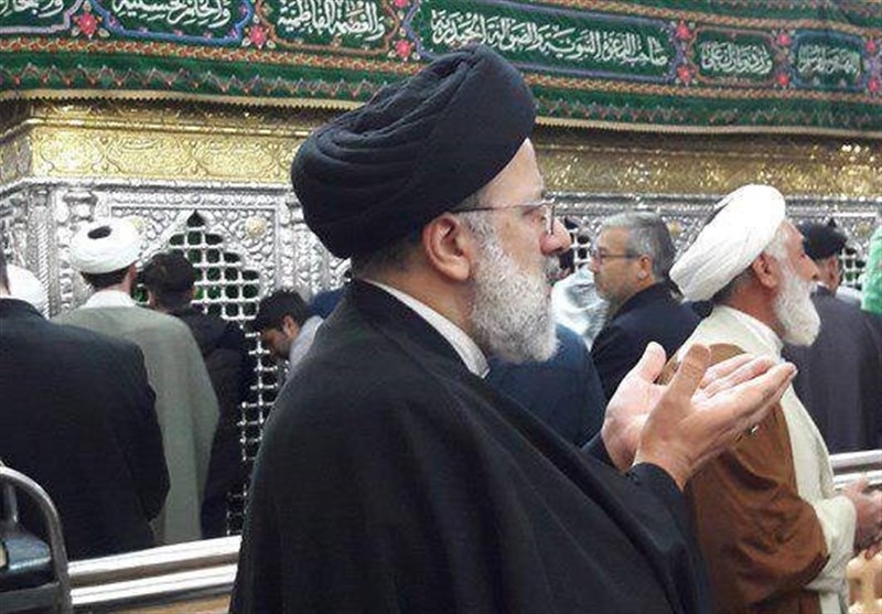 رئیس جمهور وارد قم شد/ رئیسی به زیارت رفت