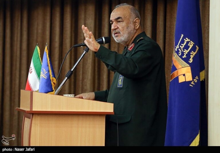 رفع محرومیت تنها با عمل انقلابی امکان پذیر است