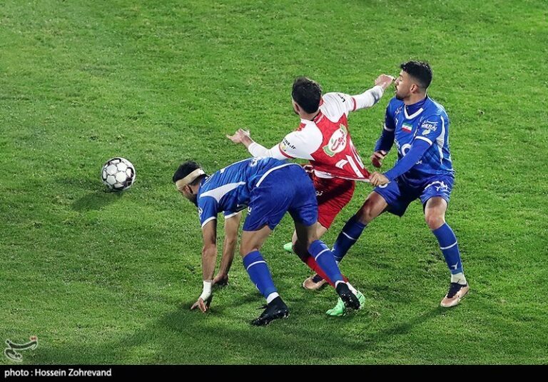 رقابت استقلال و پرسپولیس این بار در سقف بودجه!