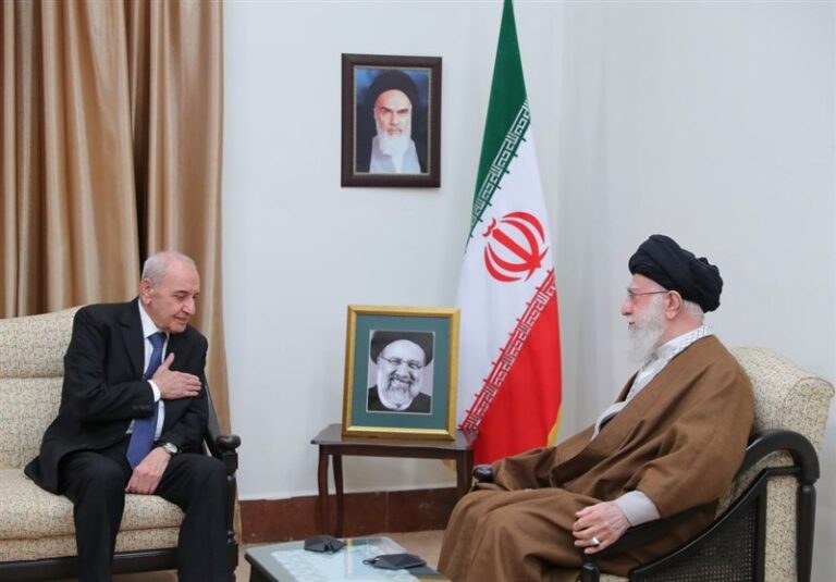رهبرانقلاب: ملت ایران ازحادثه تلخ اخیر تولید فرصت میکند