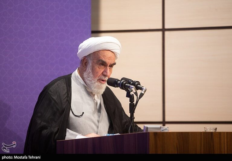 شهدای خدمت الگویی برای آزادی خواهان جهان هستند