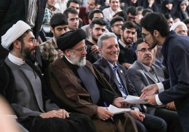 طراحی نماد مطالبات شهید جمهور در ارزیابی روسای دانشگاهها