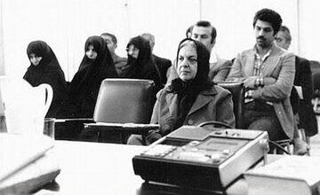 لابه‌لای تاریخ / توضیح دادستانی انقلاب درباره تیرباران اولین وزیر زن در ایران / او در آخرین دفاع خود چه گفت؟