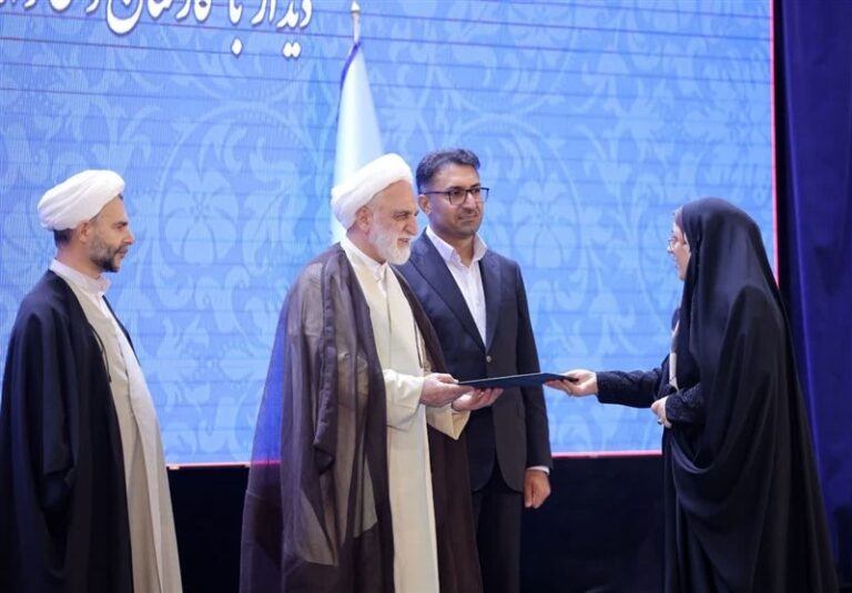مجموعه قضایی هرمزگان پیشتاز و نمونه است+ تصویر