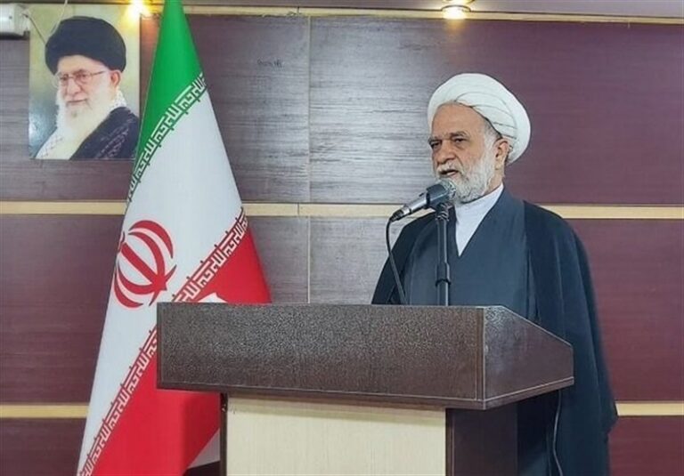 محور فعالیت مجموعههای فرهنگی، تربیت اسلامی باشد