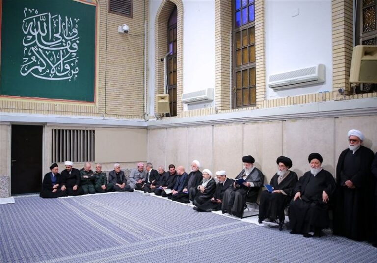 مراسم بزرگداشت رئیسجمهور شهیدوهمراهانش با حضور رهبر انقلاب