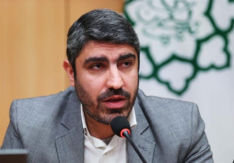 نصب تابلوی “شهدای خدمت” در سردر کوچهها
