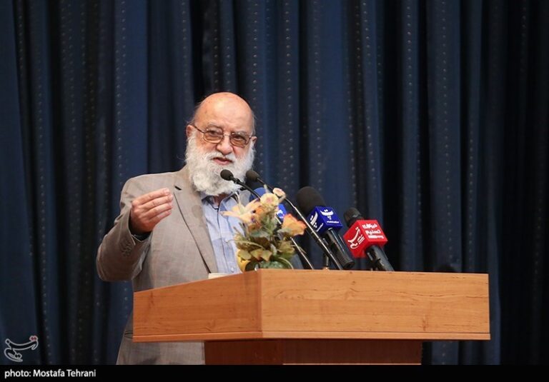 کش و قوسهای دولتی از واردات اتوبوسهای وارداتی برقرار است