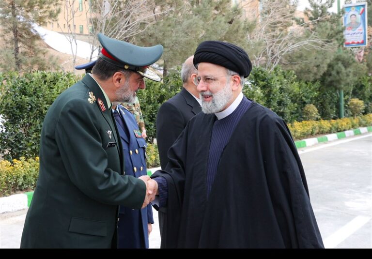 ۳۷ قاب عکس کمتر دیده شده از حضور شهید رئیسی در فراجا