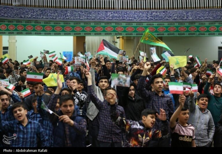 ثبتنام دانشآموزان پایه هفتم از اول تیر آغاز میشود