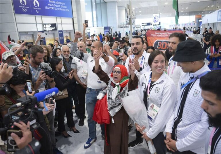 استقبال باشکوه از فلسطین در المپیک ۲۰۲۴ پاریس +عکس