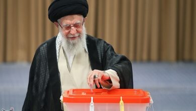 امام خامنه‌ای رأی خود را به صندوق انداختند