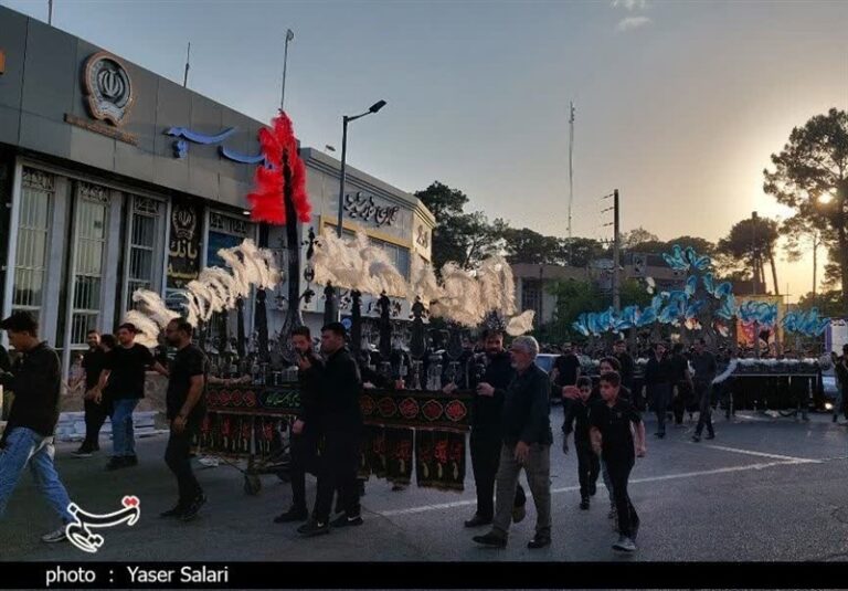 برگزاری مراسم علمگردانی در شهر گناباد+تصویر