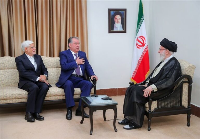 تاکید امام خامنهای برگسترش زبان فارسی دردیدار امامعلی رحمان