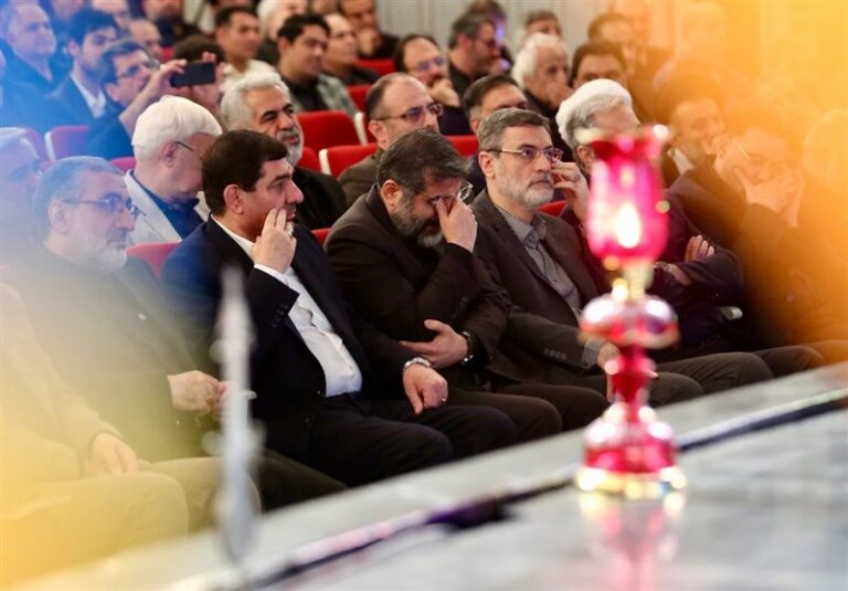 «تکیه کتاب» به یاد شهید جمهوربرگزار شد