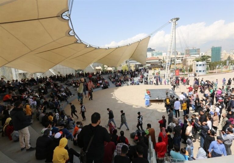 “زیر آسمان روضه” در بوستان “بهشت مادران” برگزار میشود