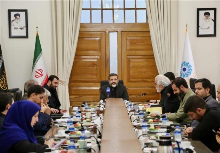 نباید منظور از دولت فرهنگی، حذف نظامهای نظارتی باشد