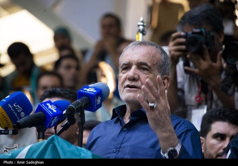 پزشکیان در بازار تهران: قول میدهم به مردم دروغ نگویم