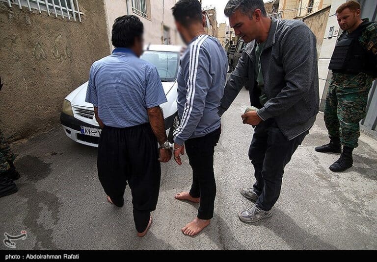 کشف ۴۰۰ کیلوگرم مواد روانگردان شیشه در تهران