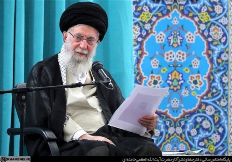 استفتاء از امام خامنهای؛ آیا مرتد نجس است؟