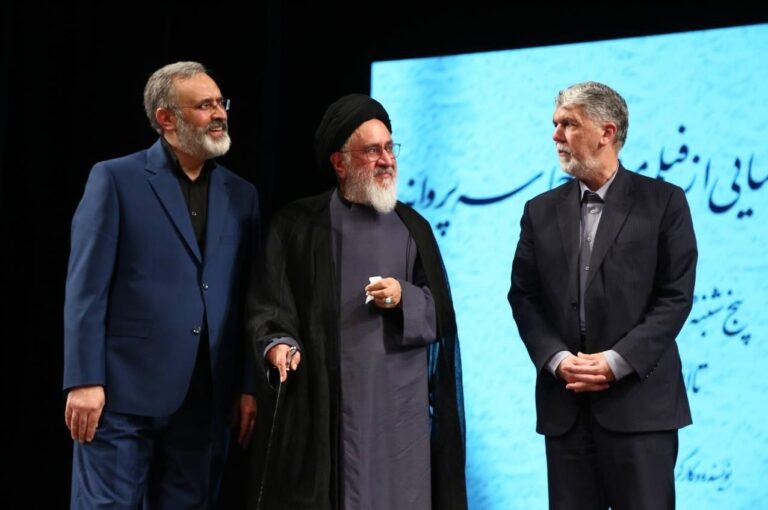 بیماران پروانهای را هم آمریکا تحریم کرده هم مسئولین داخلی!