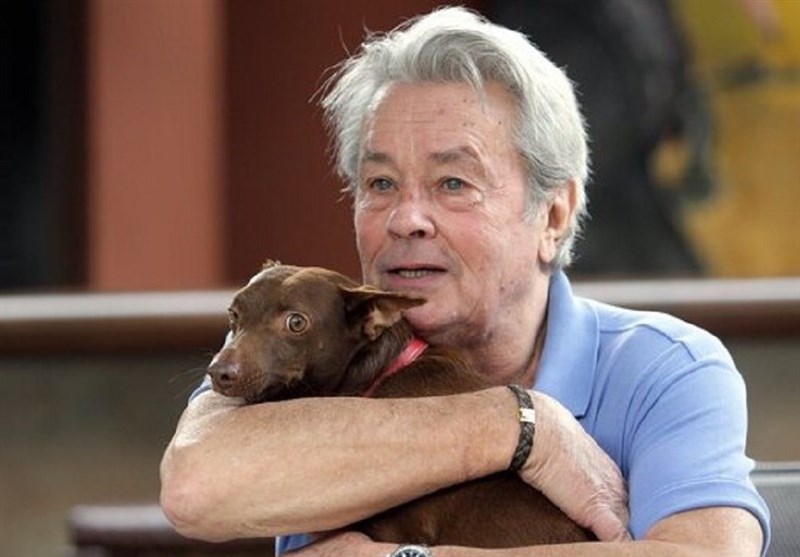 جزئیات خاکسپاری آلن دلون در ملک شخصیاش