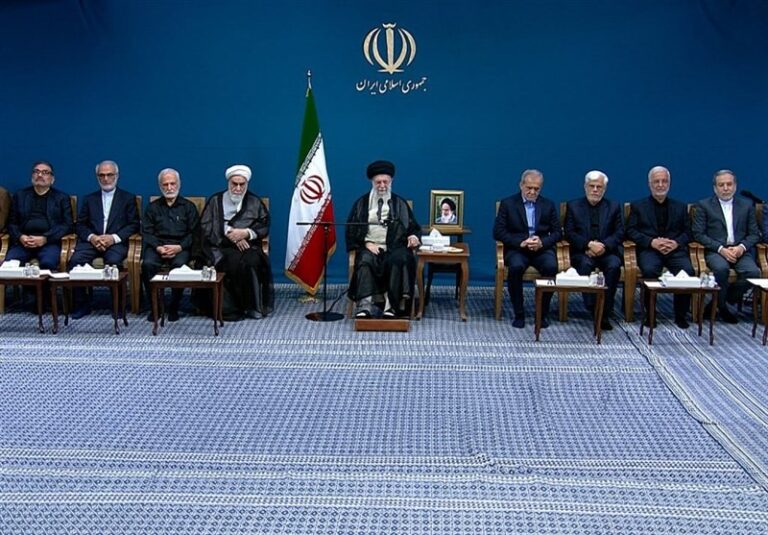 رهبر انقلاب: برخی وزرا را تأیید و برخی را هم تأکید کردم