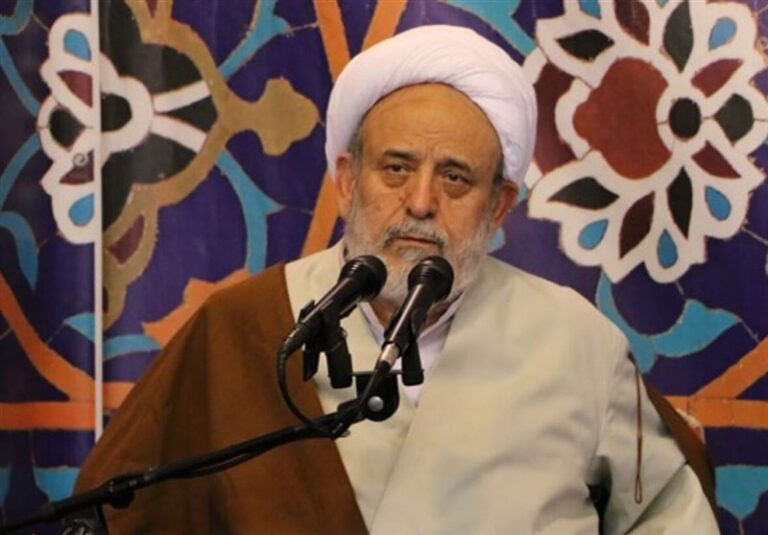 سهم سنگینی از ترور بر عهده کسی است که به دشمن اطلاعات میدهد