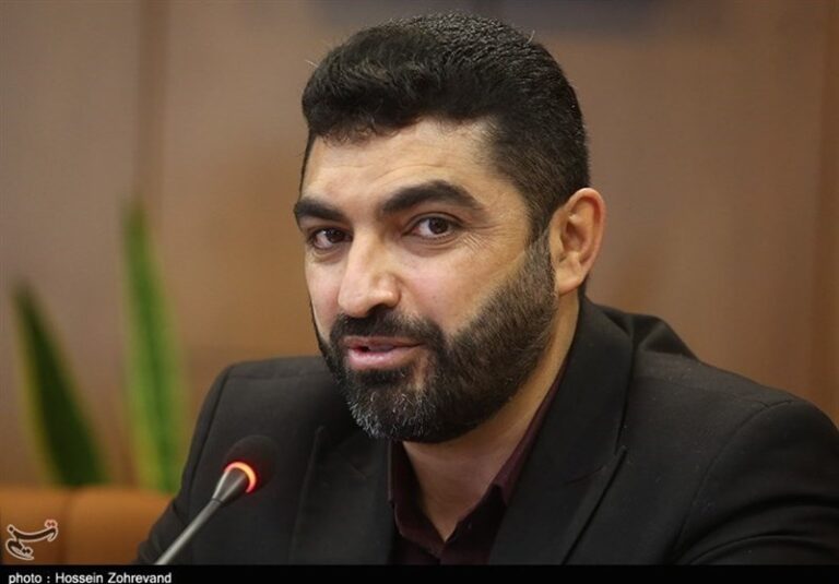 شرایط کشور فرصت بازتولید دوگانه تعهد و تخصص را نمیدهد