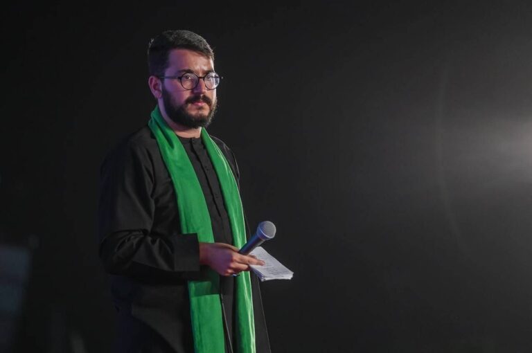مداحی سیدمحمدرضا نوشهور در میدان آزادی + فیلم