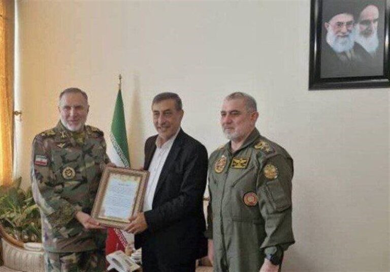 دیدار فرمانده نیروی زمینی ارتش با معاون اجرایی رئیسجمهور