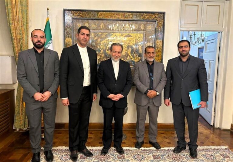 رئیس فدراسیون بدنسازی با وزیر امور خارجه دیدار کرد