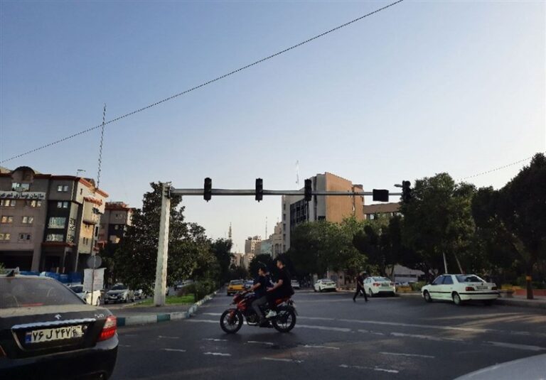 “سرقت کابلها” عامل خاموشی چراغهای راهنمایی در تهران
