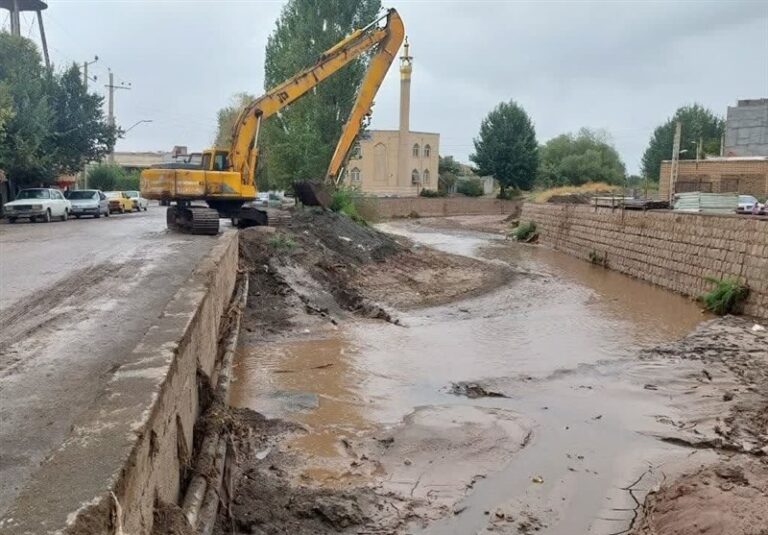 لایروبی مسیل و حوضچههای رسوبگیر شمال تهران