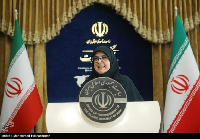 مهاجرانی: پزشکیان آبانماه برای نشست بریکس به روسیه میرود