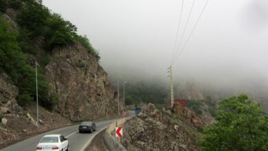 مه‌گرفتگی و ترافیک در جاده چالوس