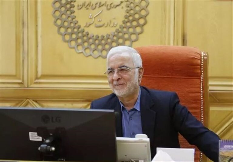 مومنی: فرصتهای برابری را برای همه افراد فراهم کنیم