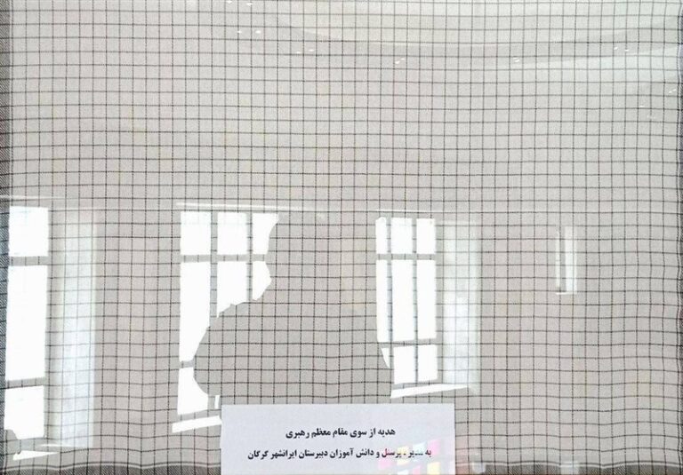 هدیه ویژه امام خامنهای برای دانشآموزان یک دبیرستان گرگان