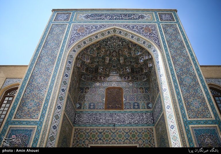 گشایش نمایشگاه نگارگری «چهل حدیث نبوی» و «نگارینههای زرین»