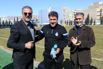 عکس | حضور مدیرعامل استقلال در تمرین امروز آبیها