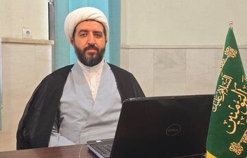 مدیر حوزه علمیه دارالحکمه: کسانی که تحت امر آقای اشرفی اصفهانی هستند در حوزه علمیه گاز اشک آور زدند