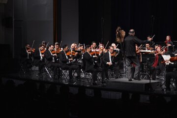 ارکستر سمفونیک تهران با «ترانههای کلاسیک» روی صحنه رفت
